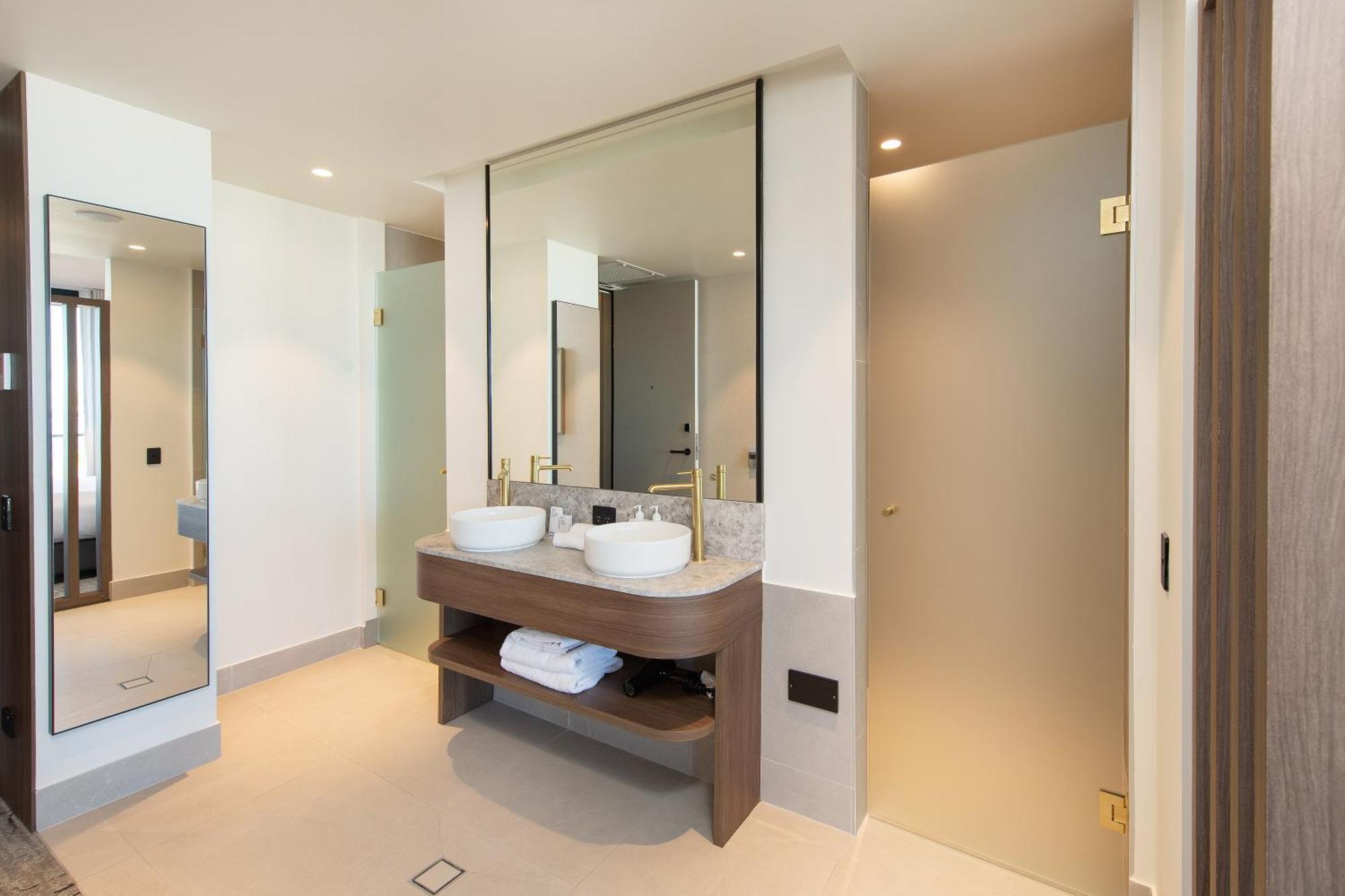 The George Hotel Adelaide Room photo