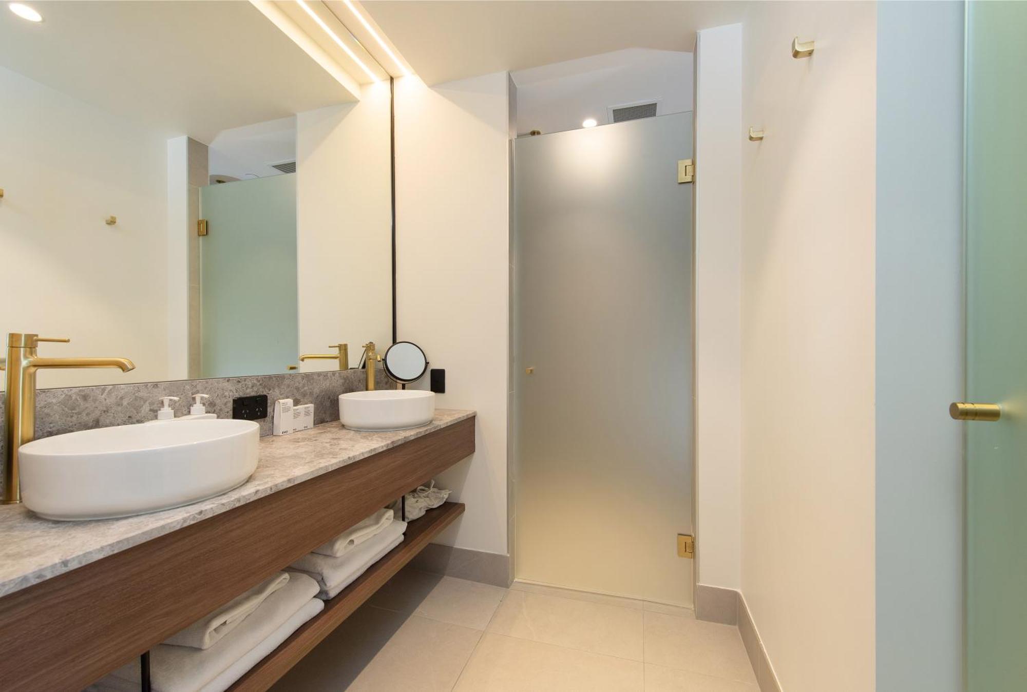The George Hotel Adelaide Room photo